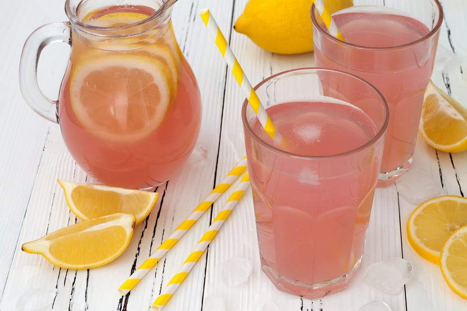 Refreshing pink lemonade